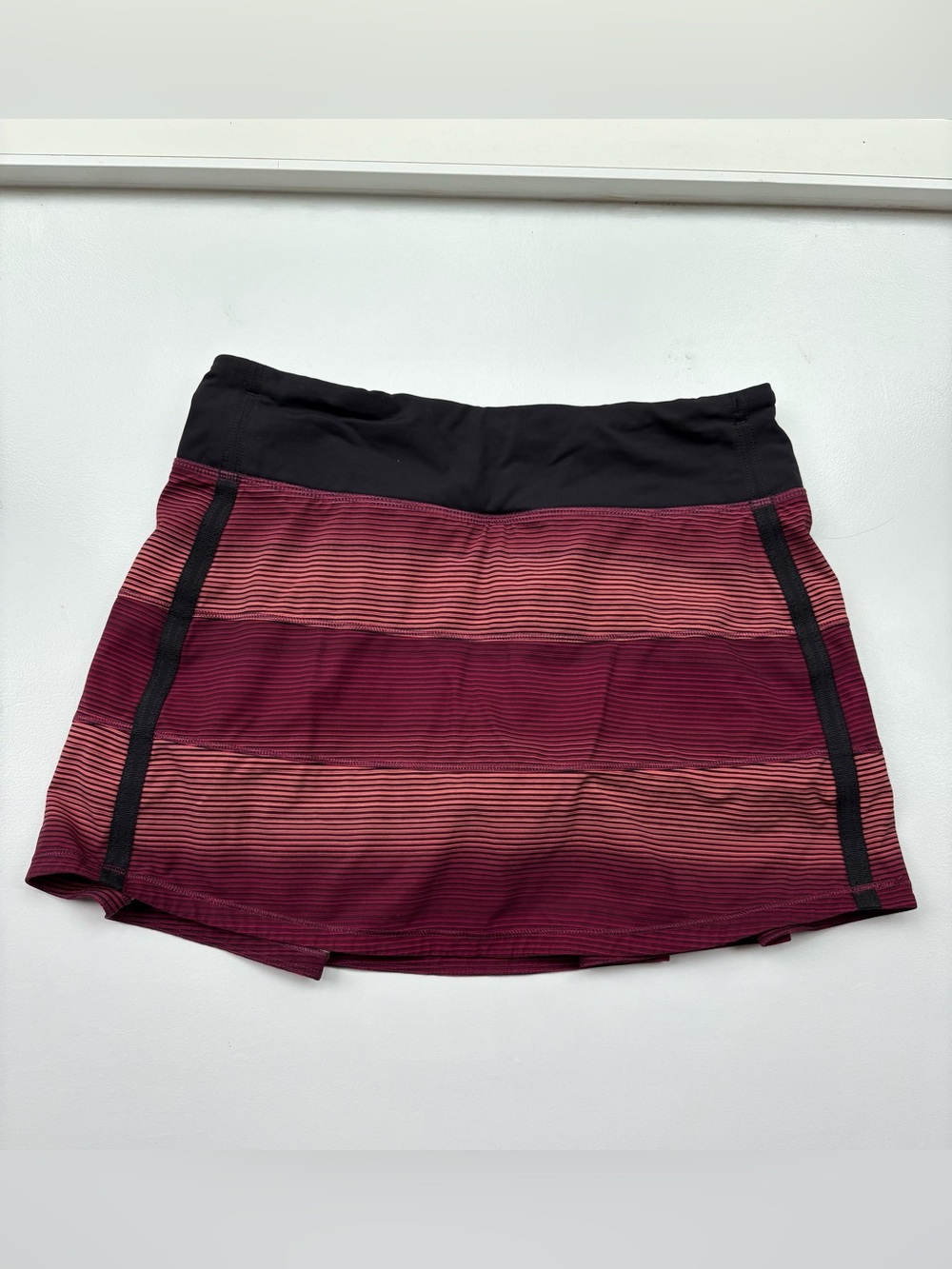 Lululemon Athletica Maroon and Black Pace Rival Skirt
